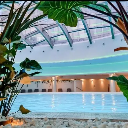 Hanza Tower 24 Pool & Sauna & Jacussi Appartamento