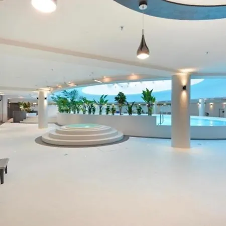 Appartamento Hanza Tower 24 Pool & Sauna & Jacussi